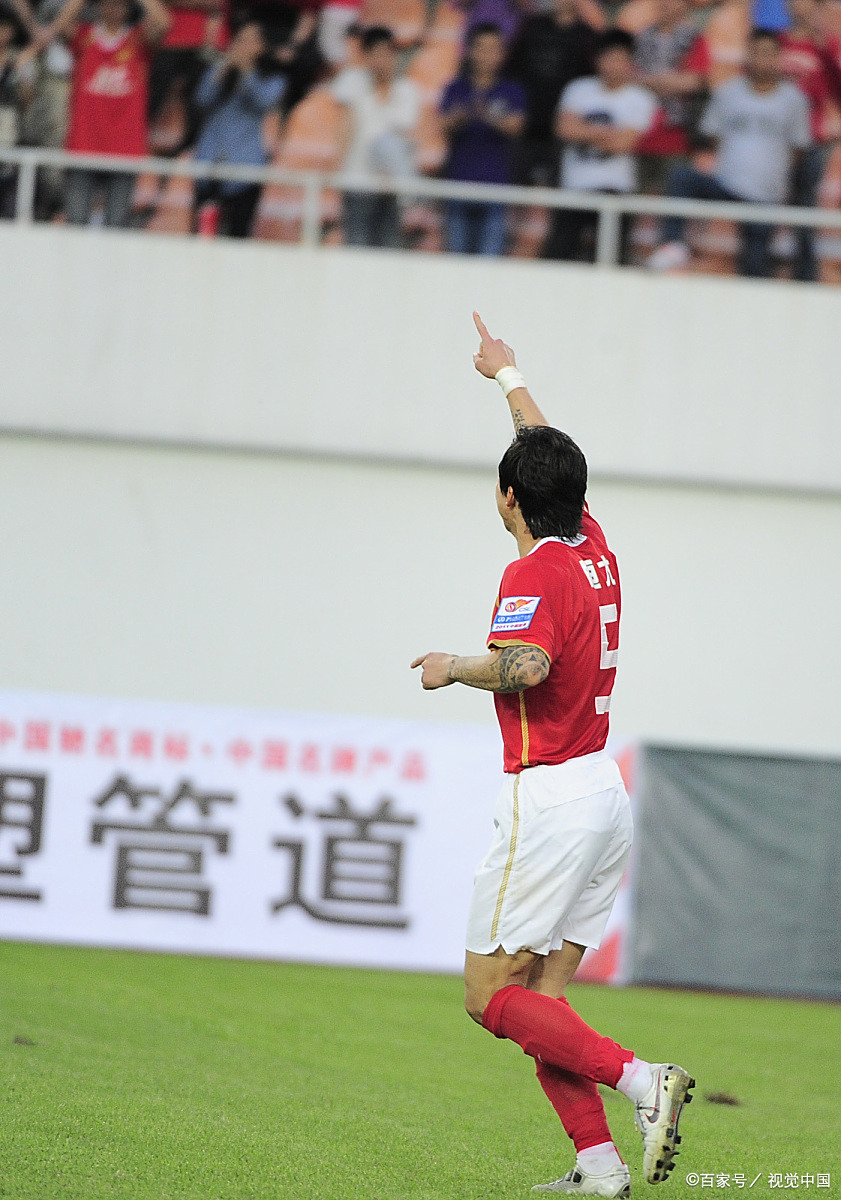 包含转会期国王杯焦点战，广州队绝杀压哨，赛场秩序良好，身体对抗强度拉满的词条